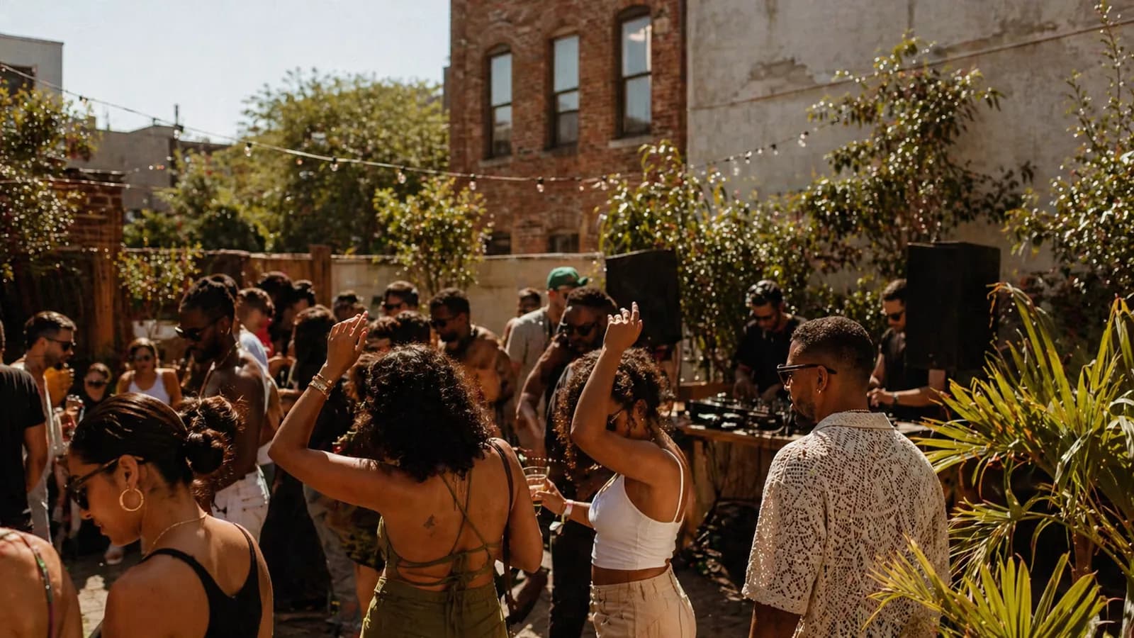 Grand Vibrations — Day Party
